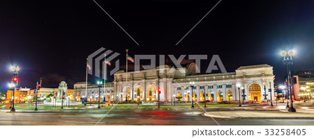 View of Union Station in Washington DC at night View of Union Station in Washington DC at night 33258405
