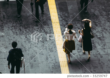 People's traffic everyday scenery People's traffic everyday scenery 33259747