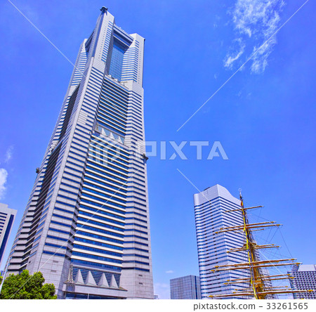 Yokohama Yokohama summer building and mast Yokohama Yokohama summer building and mast 33261565