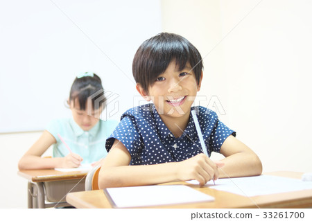 Elementary school student to study 33261700