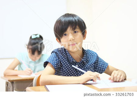 Elementary school student to study 33261703