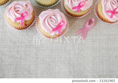 cupcakes for pink ribbon day, Breast cancer 33262965