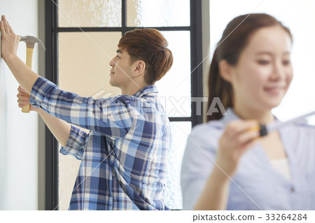 Couple, tape measure, hammer, tool, moving, ready to move 33264284