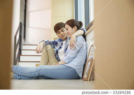 夫婦,休息,框,移動,準備移動 夫婦,休息,框,移動,準備移動 33264286