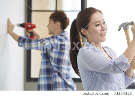 Couple, hammer, drill, tool, moving, ready to move 33264336