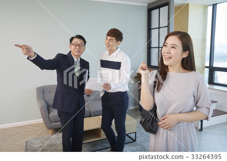 夫妻,經紀人,鳥舍,房地產,合同 夫妻,經紀人,鳥舍,房地產,合同 33264395