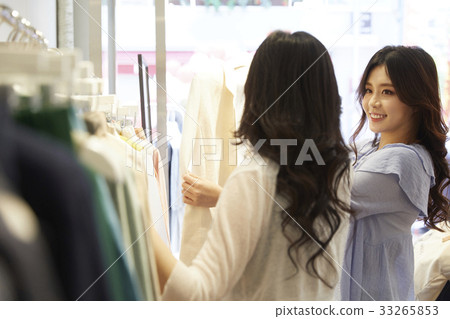 Young woman, shopping, clothing store 33265853