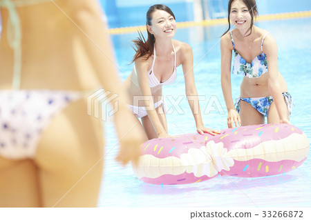 游泳池度假比基尼 游泳池度假比基尼 33266872