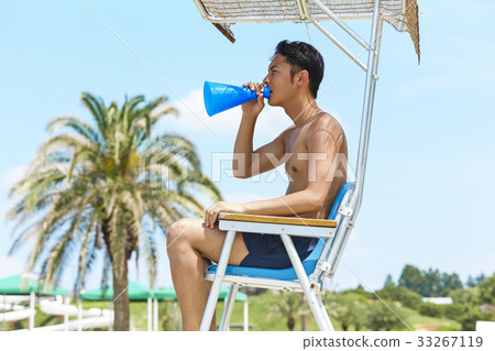 Swimming pool 33267119