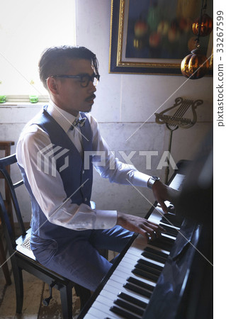 Men playing an instrument Men playing an instrument 33267599