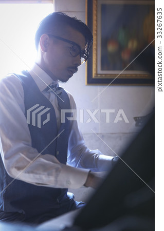 Men playing an instrument Men playing an instrument 33267635