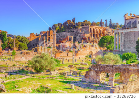 Archaeological and historical objects in Rome 33269726