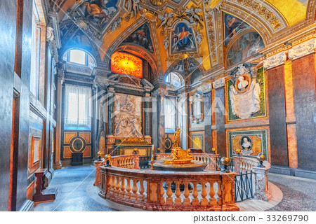 Square of Santa Maria Maggiore inside. 33269790