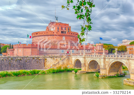 The Tiber River, Ponte Sant'Angelo Bridge The Tiber River, Ponte Sant'Angelo Bridge 33270214