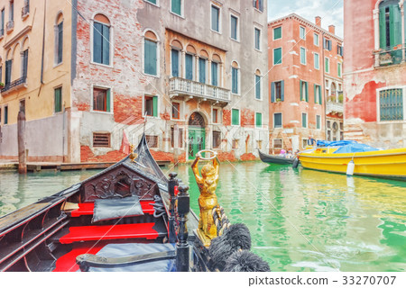 Views of the most beautiful channels of Venice Views of the most beautiful channels of Venice 33270707
