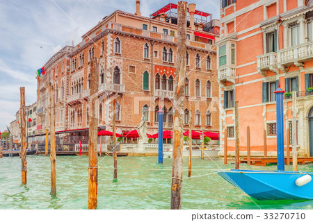 Views of the most beautiful channels of Venice Views of the most beautiful channels of Venice 33270710