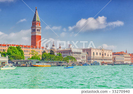 Views of the most beautiful canal of Venice Views of the most beautiful canal of Venice 33270940