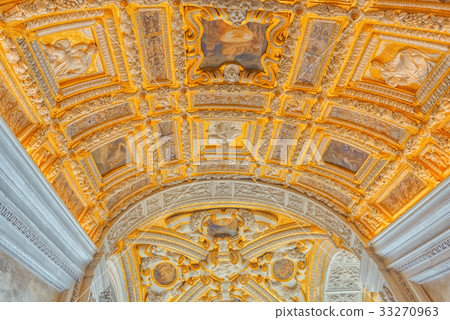Beautiful places in Venice, a fabulous city. 33270963