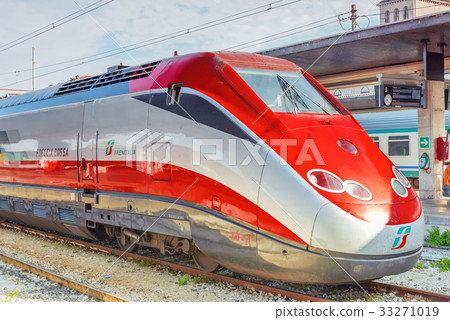 Railways stantion of Venice. 33271019