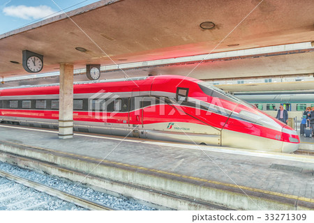 Railways stantion  in Florence.Italy. 33271309