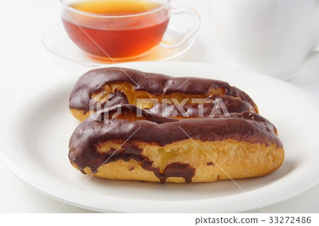 Chocolate Eclair Chocolate Eclair 33272486