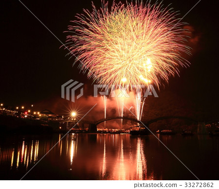 Fireworks 33272862