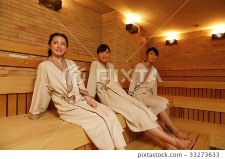 進入桑拿的女人 進入桑拿的女人 33273633