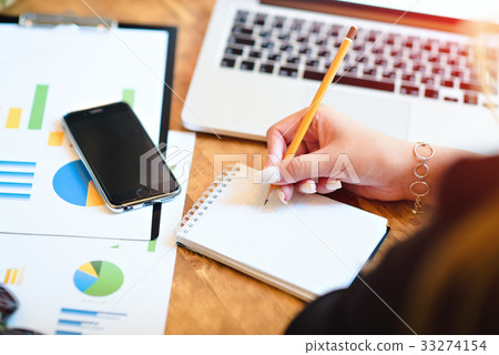 Notebook diagram of the hand table table 33274154