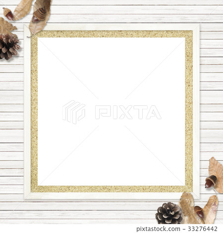 Background-autumn-fallen leaves-tree nuts 33276442