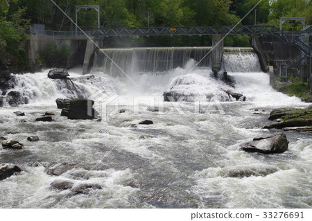 hydroelectricity powerstation waterfall reservoir 33276691