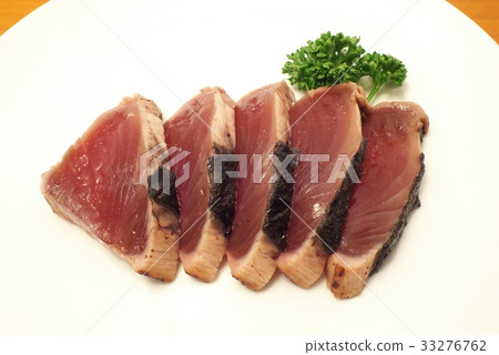 Seared bonito (sashimi) 33276762