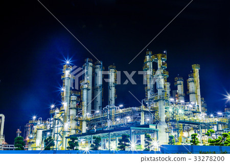 Night view of the factory 33278200