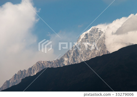 snow mountain view with blue sky 33279006