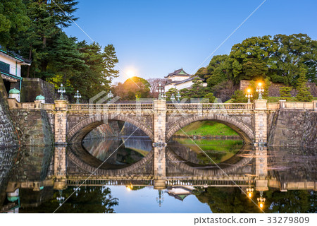Imperial Palace Moat of Tokyo 33279809