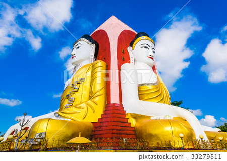 Four Buddhas Statue Four Buddhas Statue 33279811