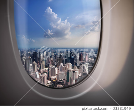 city view from plane window 33281949