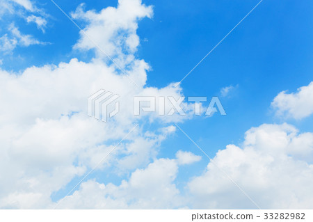  White clouds in blue sky 33282982