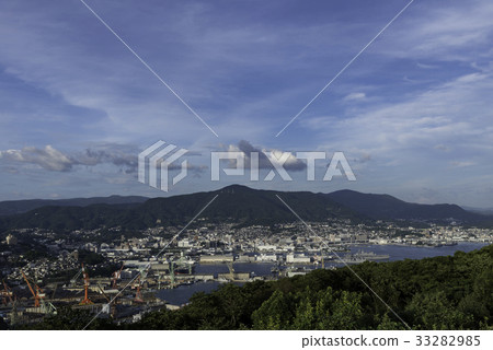 2 to see the city of Sasebo from Ishitake Observatory in the evening of August 2 2 to see the city of Sasebo from Ishitake Observatory in the evening of August 2 33282985