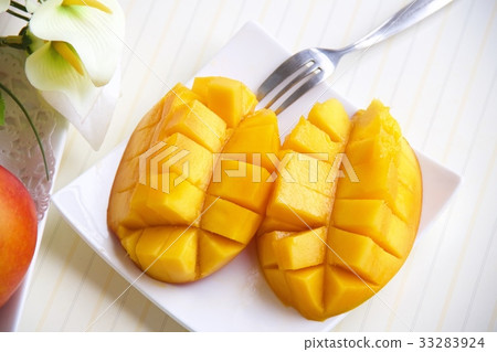 Rough mango 33283924