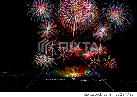 Yamanashi Shinmei's fireworks display 33284786