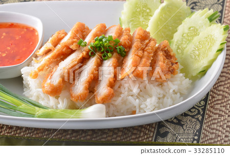RICE STEAMED WITH CHICKEN SOUP 33285110