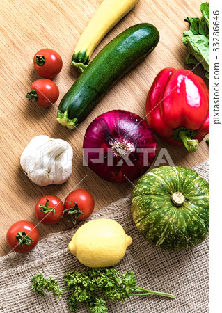 Fresh vegetables 33286646