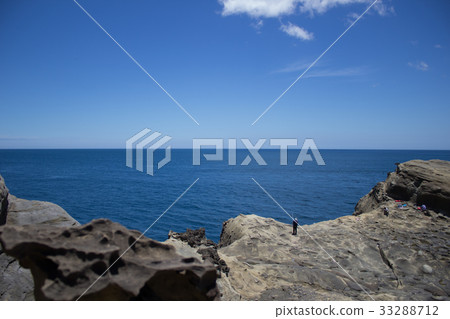 Taiwan, noon North Coastal Highway coast and blue sky, stone candlestick landscape area Taiwan, noon North Coastal Highway coast and blue sky, stone candlestick landscape area 33288712