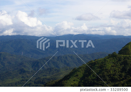 台灣,中午九份的山景 33289500