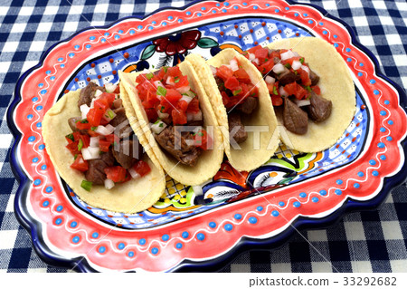 牛肉炸玉米餅(墨西哥食物) 牛肉炸玉米餅(墨西哥食物) 33292682