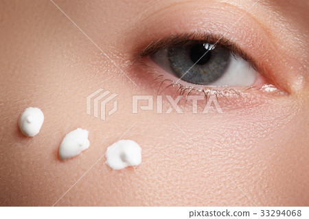 Beauty, cosmetics concept. Beauty girl with makeup 33294068