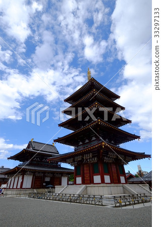 Shitennoji Kondo和五層塔（從西南方向）垂直 33297133