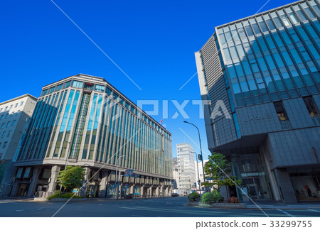 Shijo Karasuma intersection 33299755