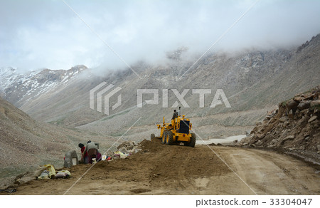 Mountain road in Ladakh, India Mountain road in Ladakh, India 33304047