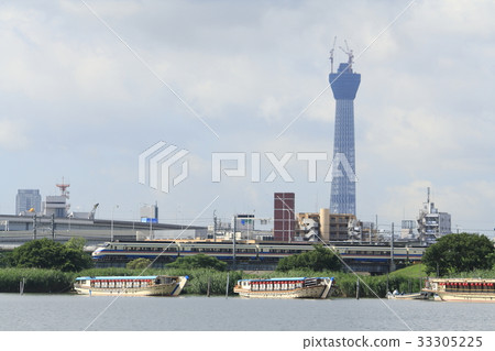 Tokyo Sky Tree and Keisei Skyliner under construction 33305225